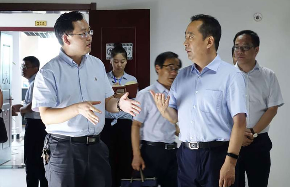 渭南市市長(zhǎng)李明遠(yuǎn)一行蒞臨渭南領(lǐng)智三維科技有限公司參觀指導(dǎo)